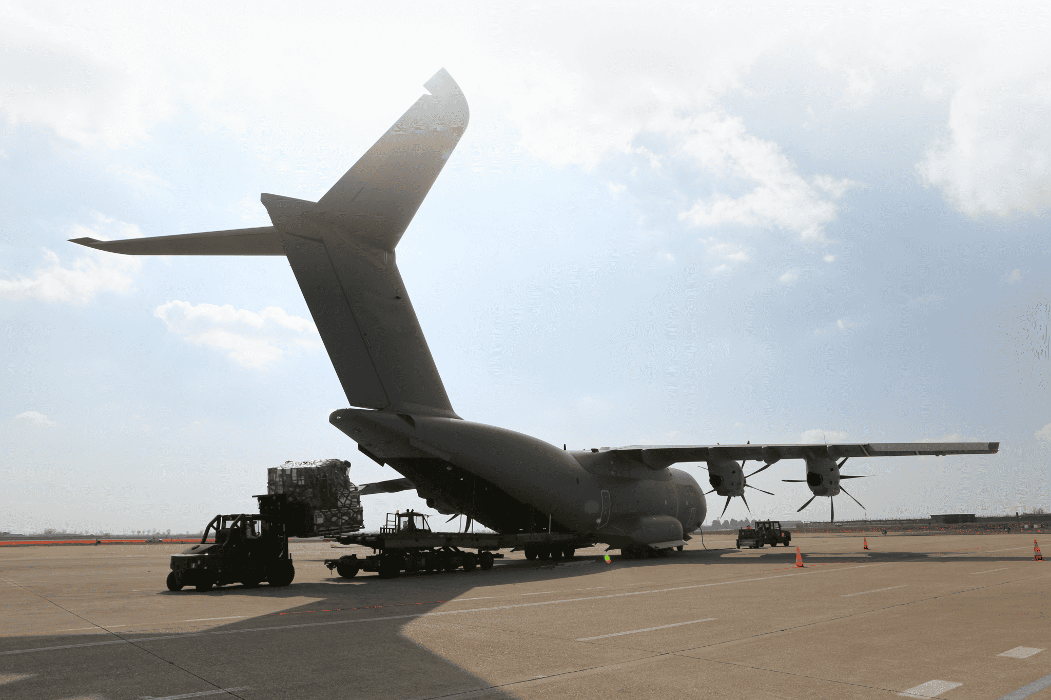 Loading an Airbus A400M CLOS Military Logistics Optimization Software